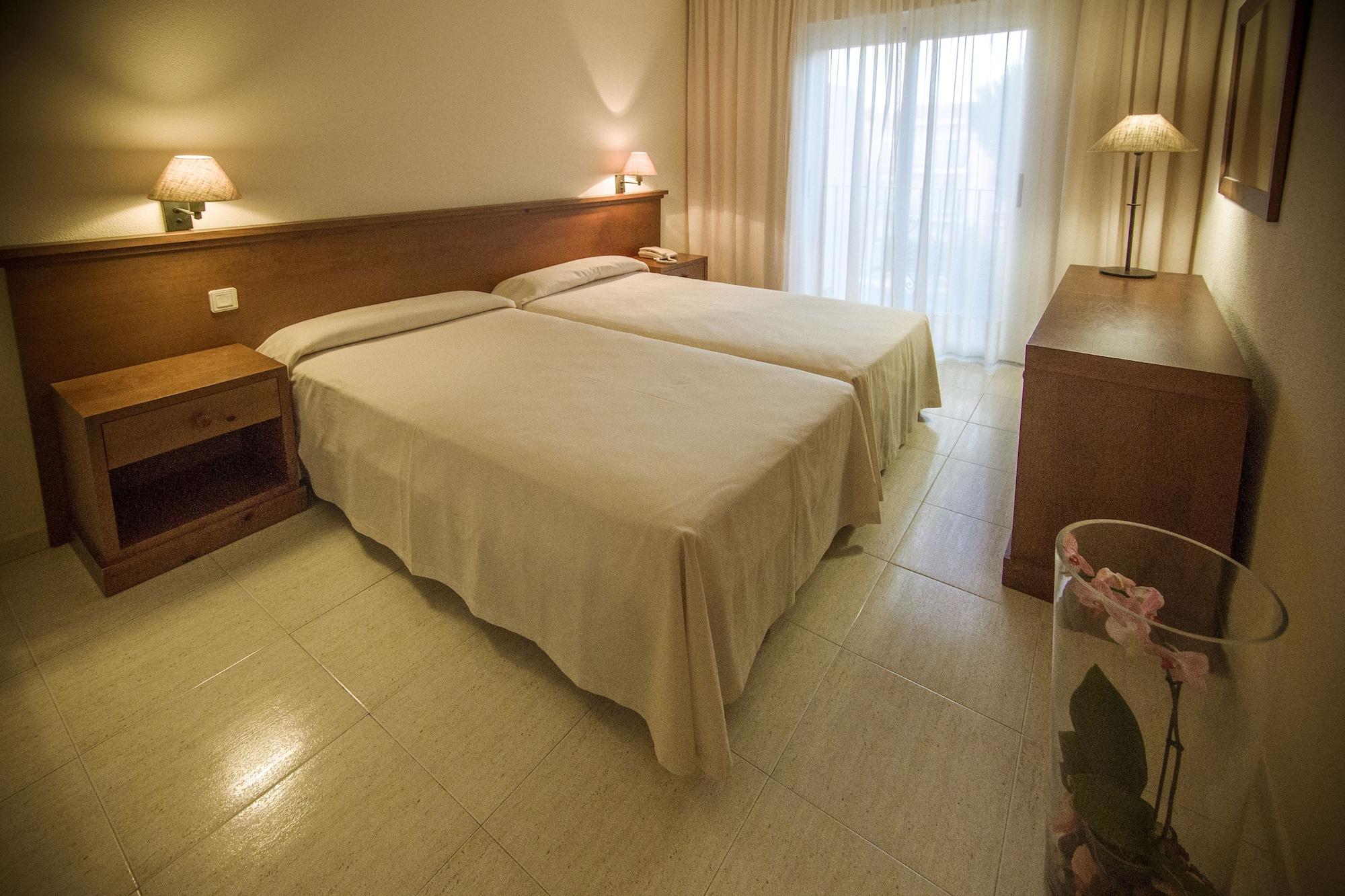 Aparthotel Las Dunas ชิกลานา เด ลา ฟรอนเตรา ภายนอก รูปภาพ